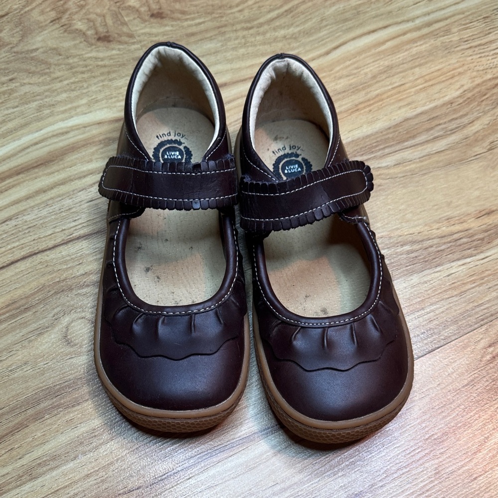 Livie & Luca Brown Leather Shoes size 2